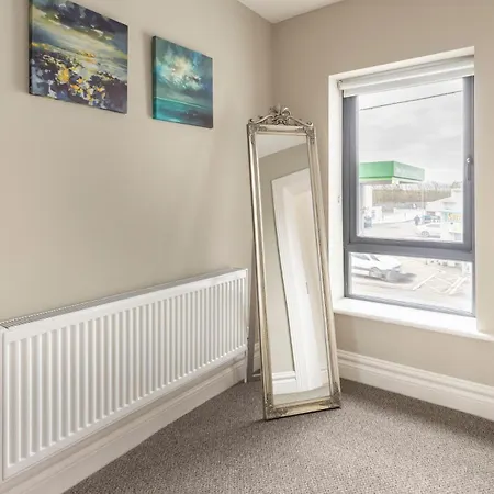 بيت للعطل The Wild Atlantic Townhouse