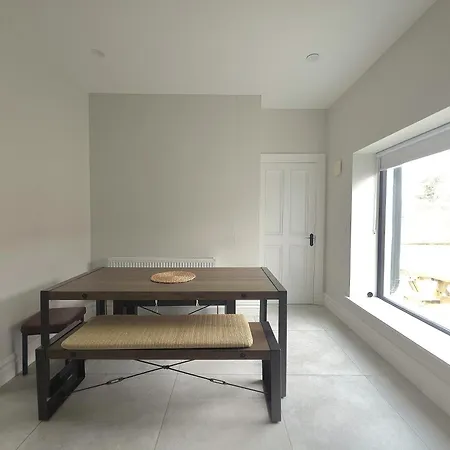 The Wild Atlantic Townhouse بيت للعطل *